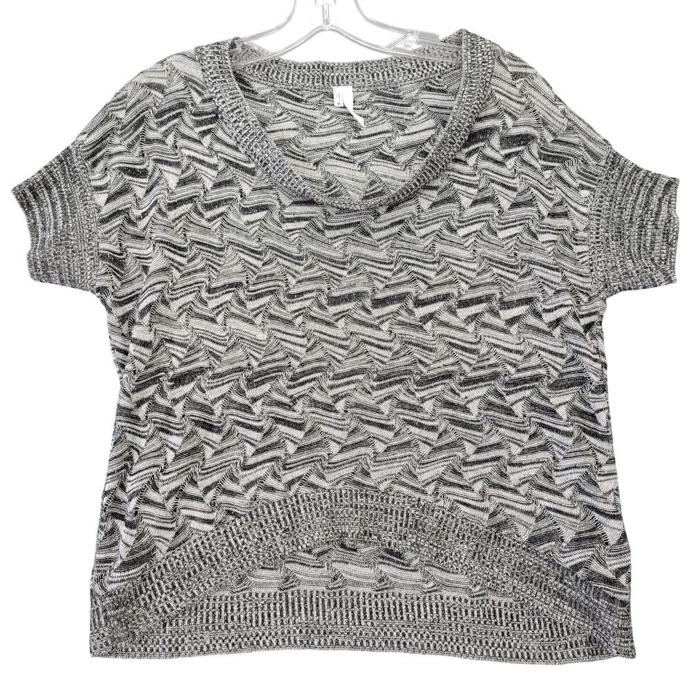 Studio Y Black Knit Shirt Muted Stripde Short Sleeves Scoop Neck Women's Size M